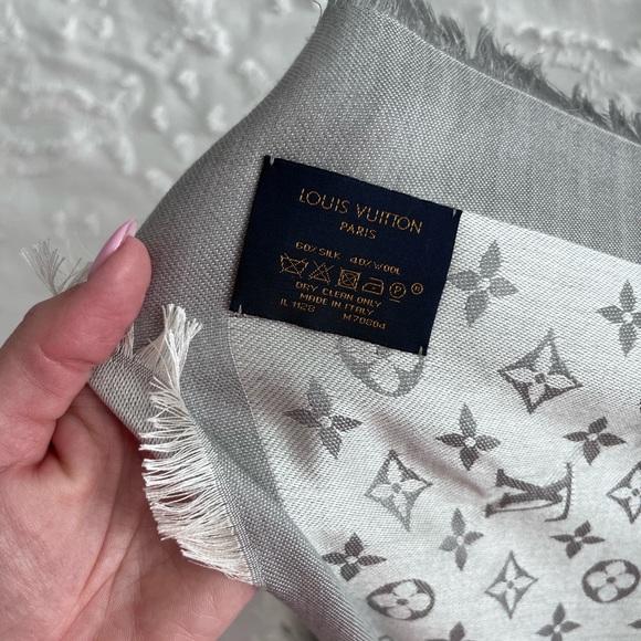 Louis Vuitton Pearl Grey Monogram Silk & Wool Denim Shawl - Picture 6 of 6